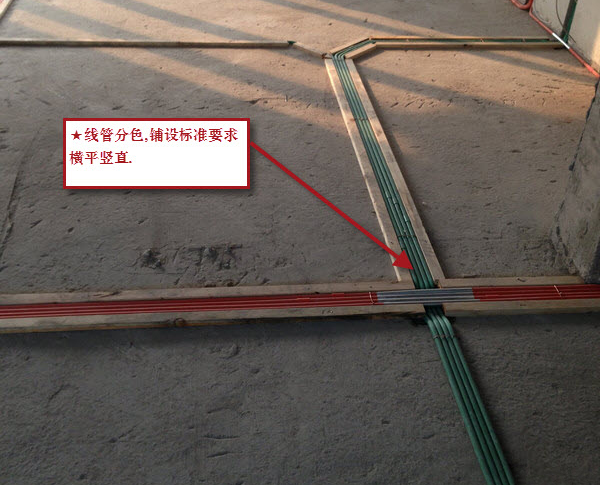 錫箔紙可以降低強電電流對弱點信號的磁場干擾，起到屏蔽作用。