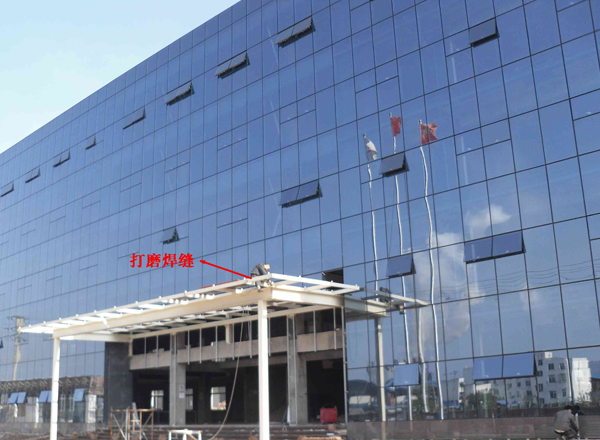 四川威騰家具幕墻施工現(xiàn)場實景圖